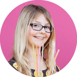 Vevey, le 24 février 2016, Expérience de physique pour les enfants proposées par l espace des inventions de Lausanne, démonstration de (de gauche à droite) Maïté et Lorie, ici le défi patate    Mathieu Rod